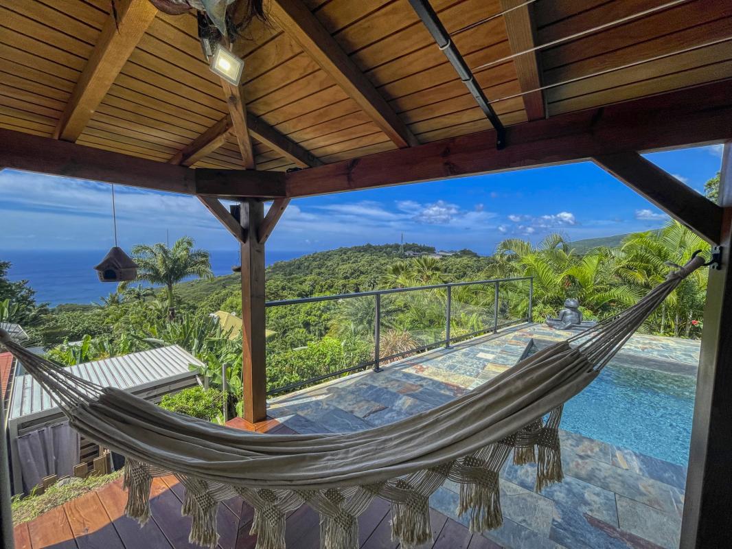 4 Location villa piscine vue mer Pointe Noire Guadeloupe_hamac